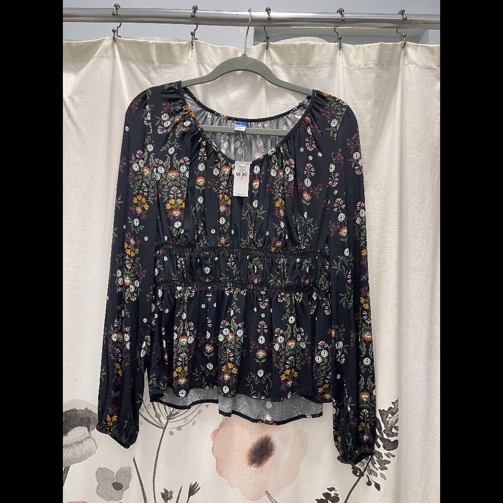 Old Navy Long-Sleeve Lace-Trim Top